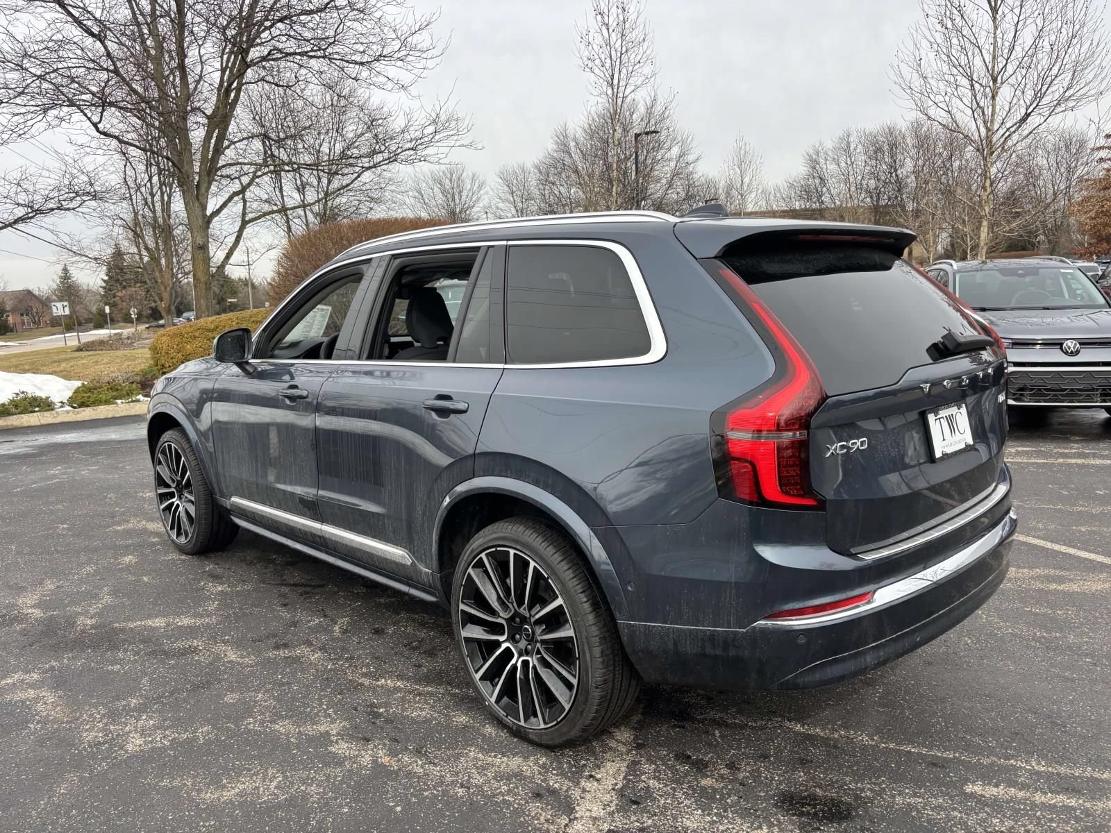 New 2026 Volvo XC90 B6 Plus w/ Protection Package Premier AWD/4WD image 5
