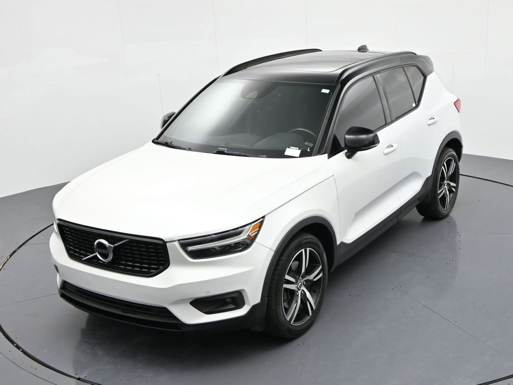 Used 2020 Volvo XC40 T4 R-Design image 19