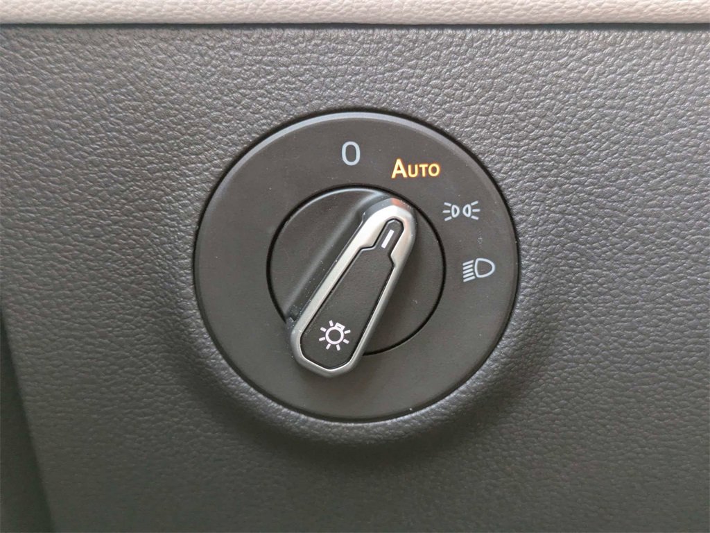 Used 2025 Volkswagen Taos S image 32