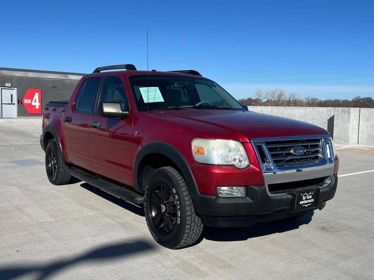 Used 2007 Ford Explorer Sport Trac XLT image 3