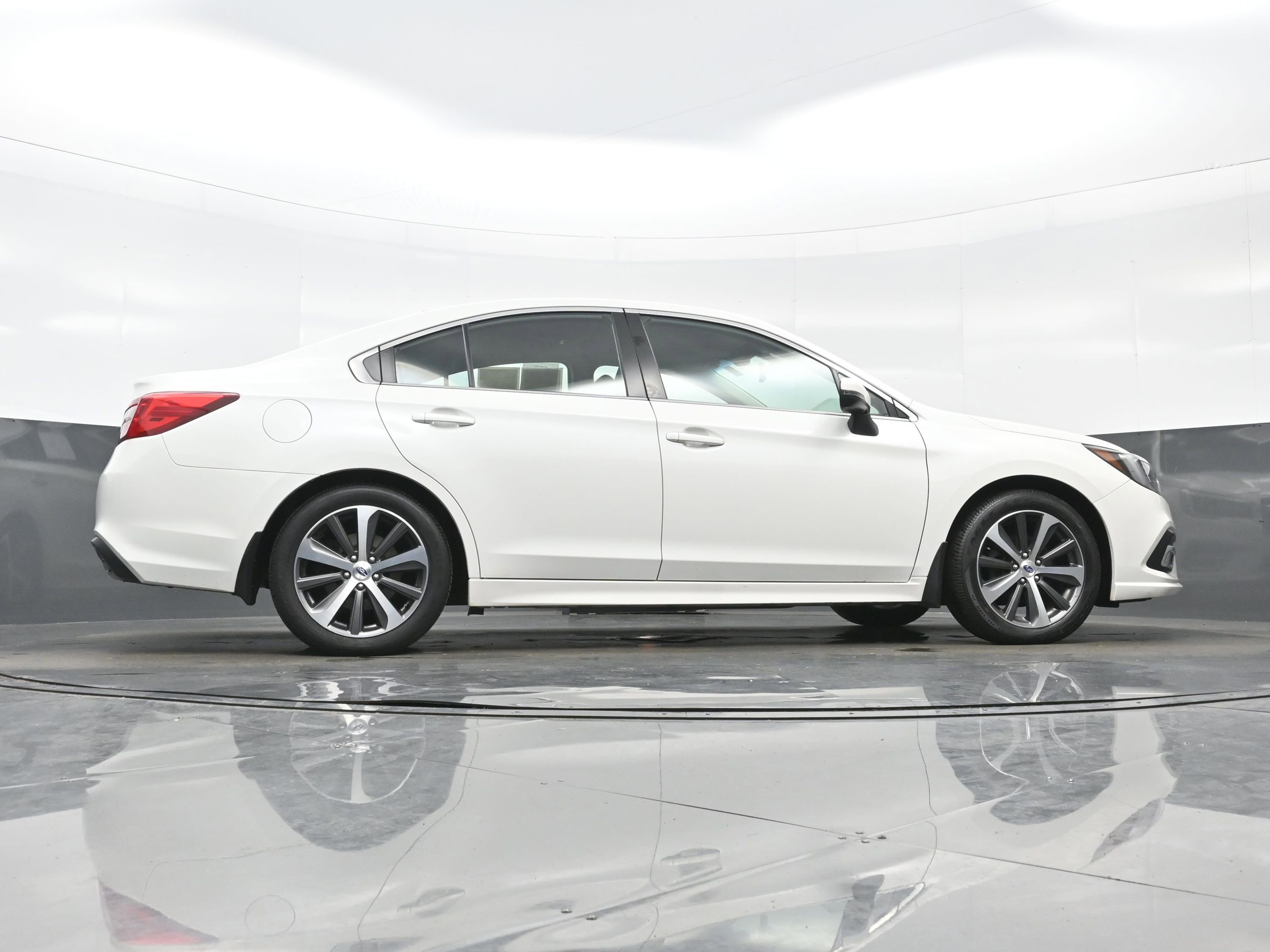 Used 2018 Subaru Legacy 2.5i Limited AWD/4WD image 32