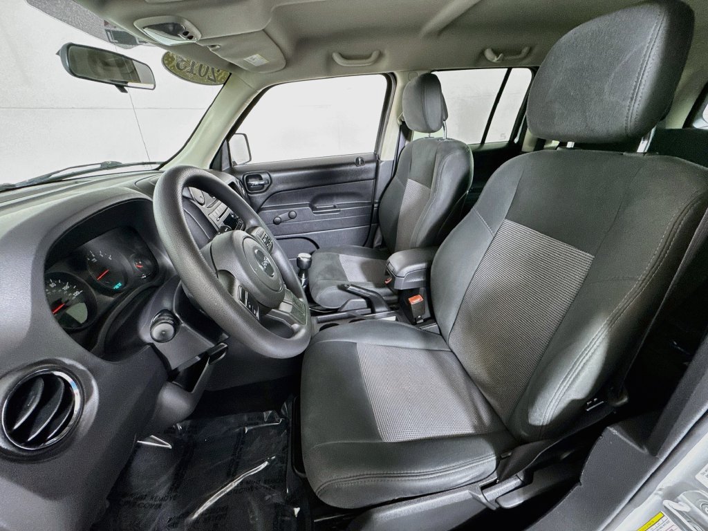 Used 2013 Jeep Patriot Sport FWD image 18
