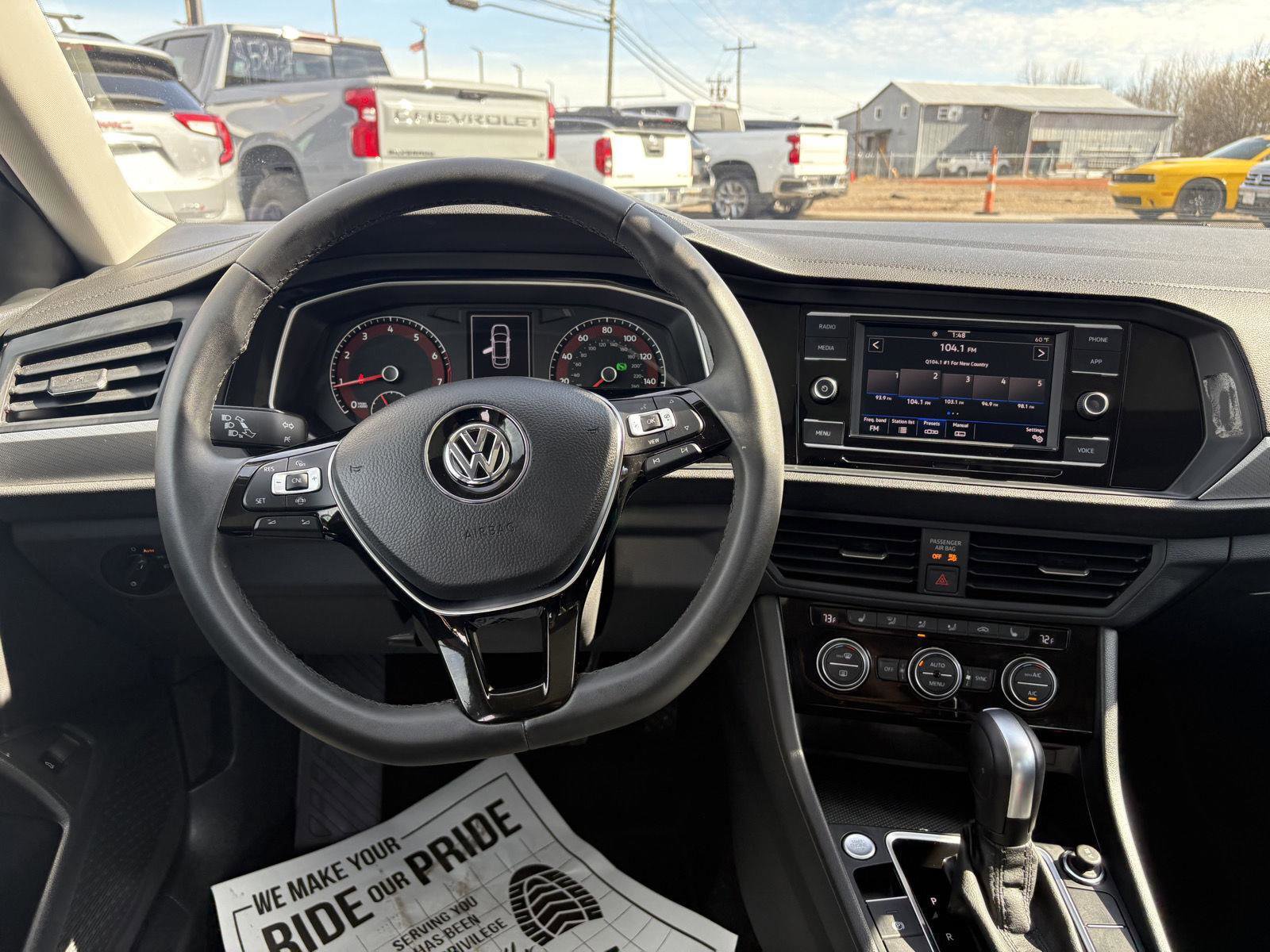 Used 2020 Volkswagen Jetta SE image 8