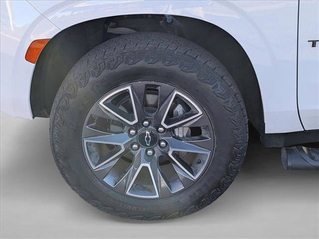 Used 2024 Chevrolet Tahoe Z71 w/ Luxury Package image 9