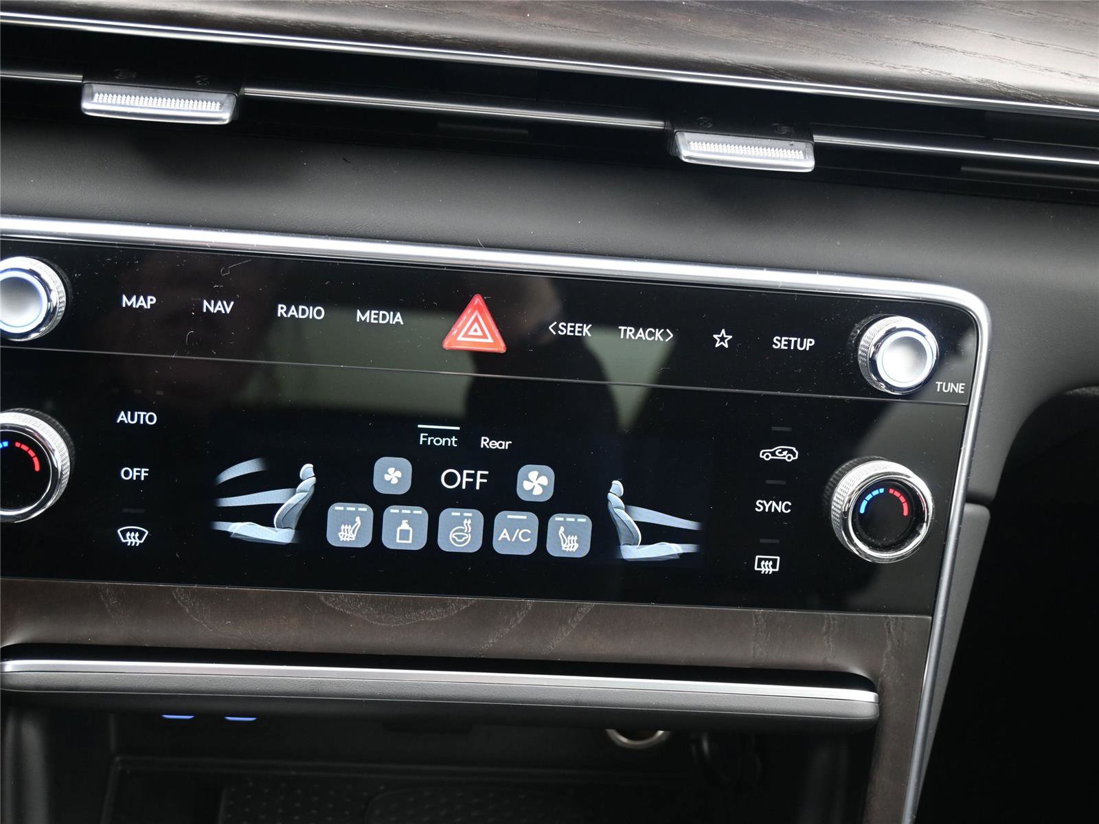 Used 2025 Genesis GV80 2.5T Select image 11