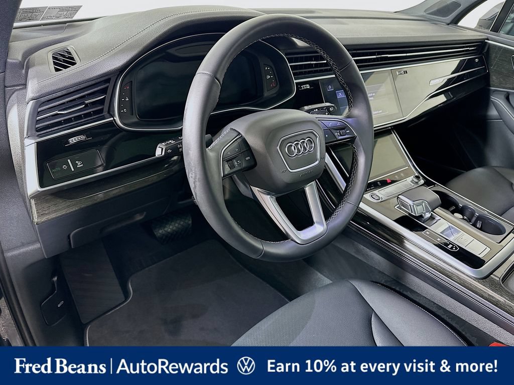 Used 2025 Audi Q7 3.0T Premium Plus w/ Premium Plus Package AWD/4WD image 13
