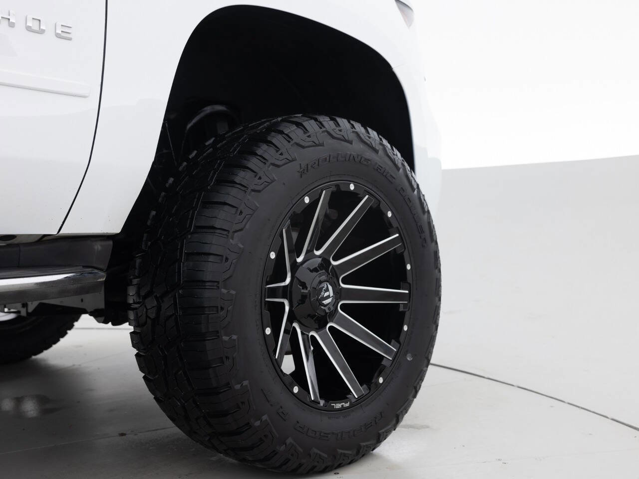 Used 2018 Chevrolet Tahoe Premier AWD/4WD image 18