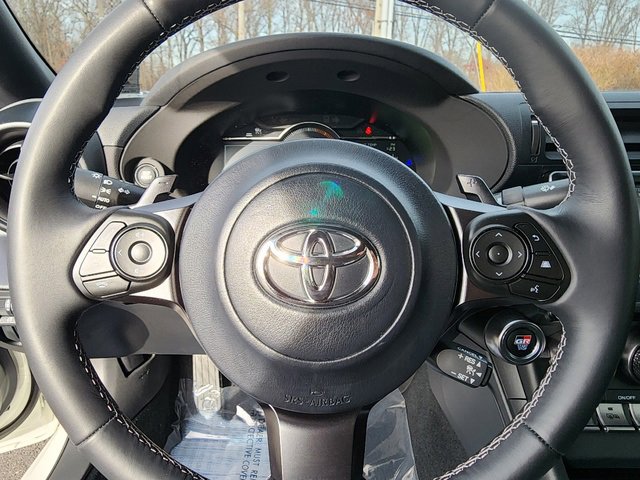 Used 2025 Toyota GR86 image 25