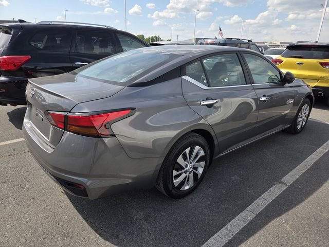 Used 2024 Nissan Altima 2.5 S FWD image 10