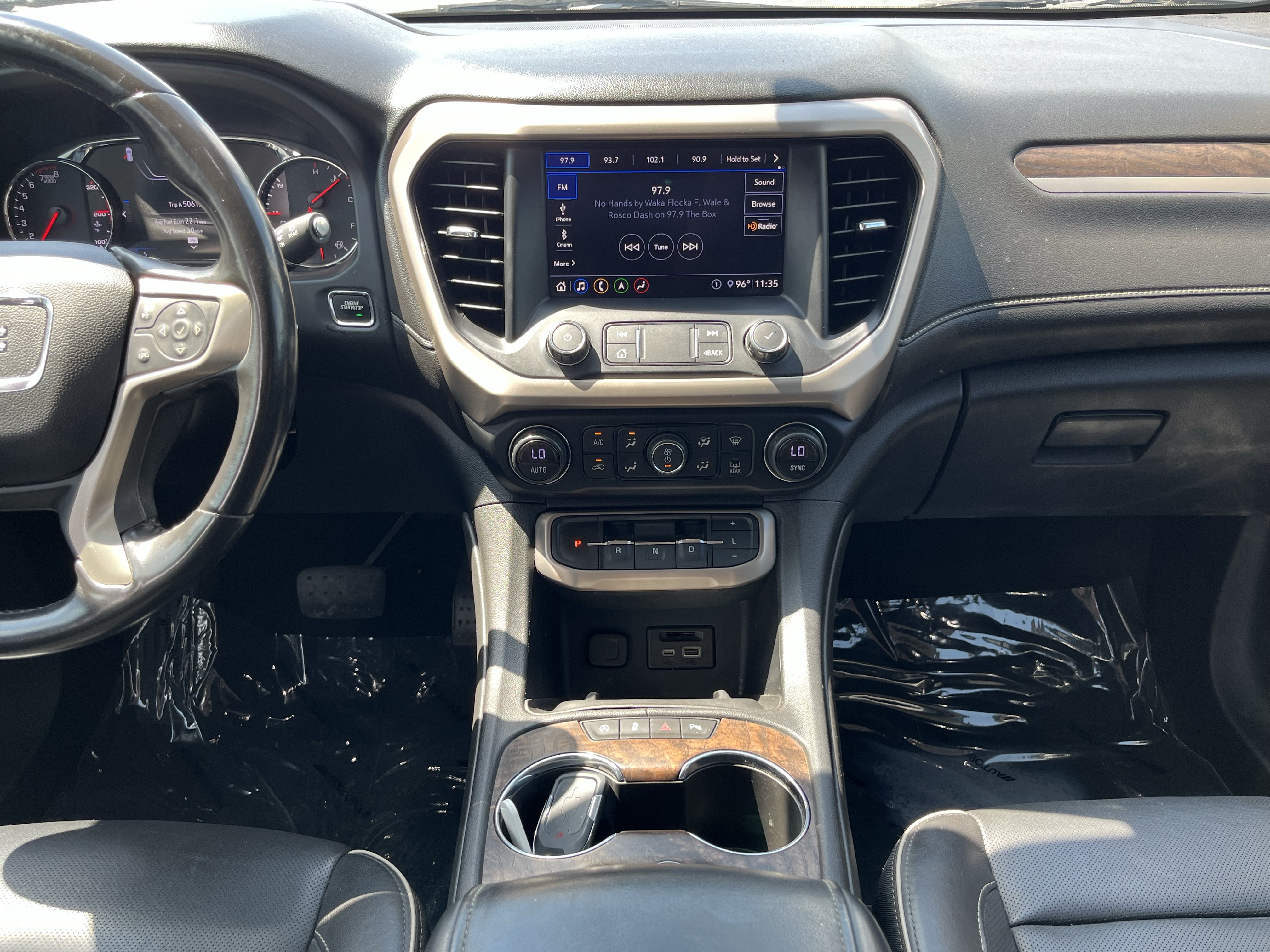 Used 2020 GMC Acadia Denali w/ Technology Package FWD image 27