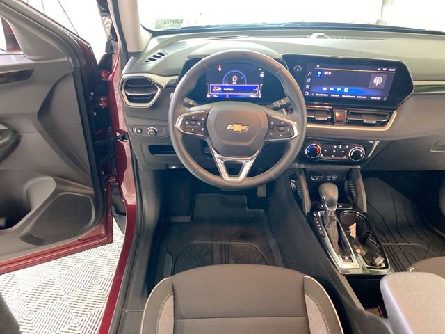 Used 2024 Chevrolet TrailBlazer LT w/ LT Cold Weather Package FWD image 33