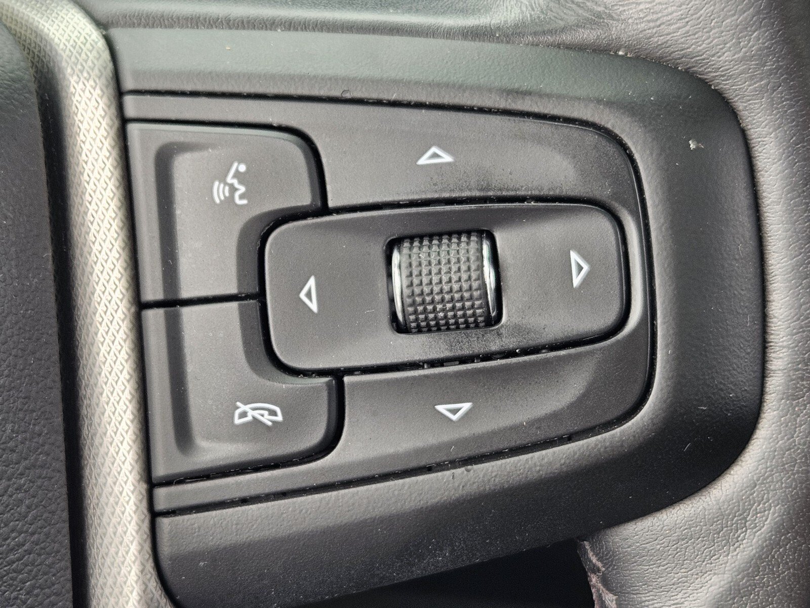 Used 2022 GMC Yukon XL Denali AWD/4WD image 27
