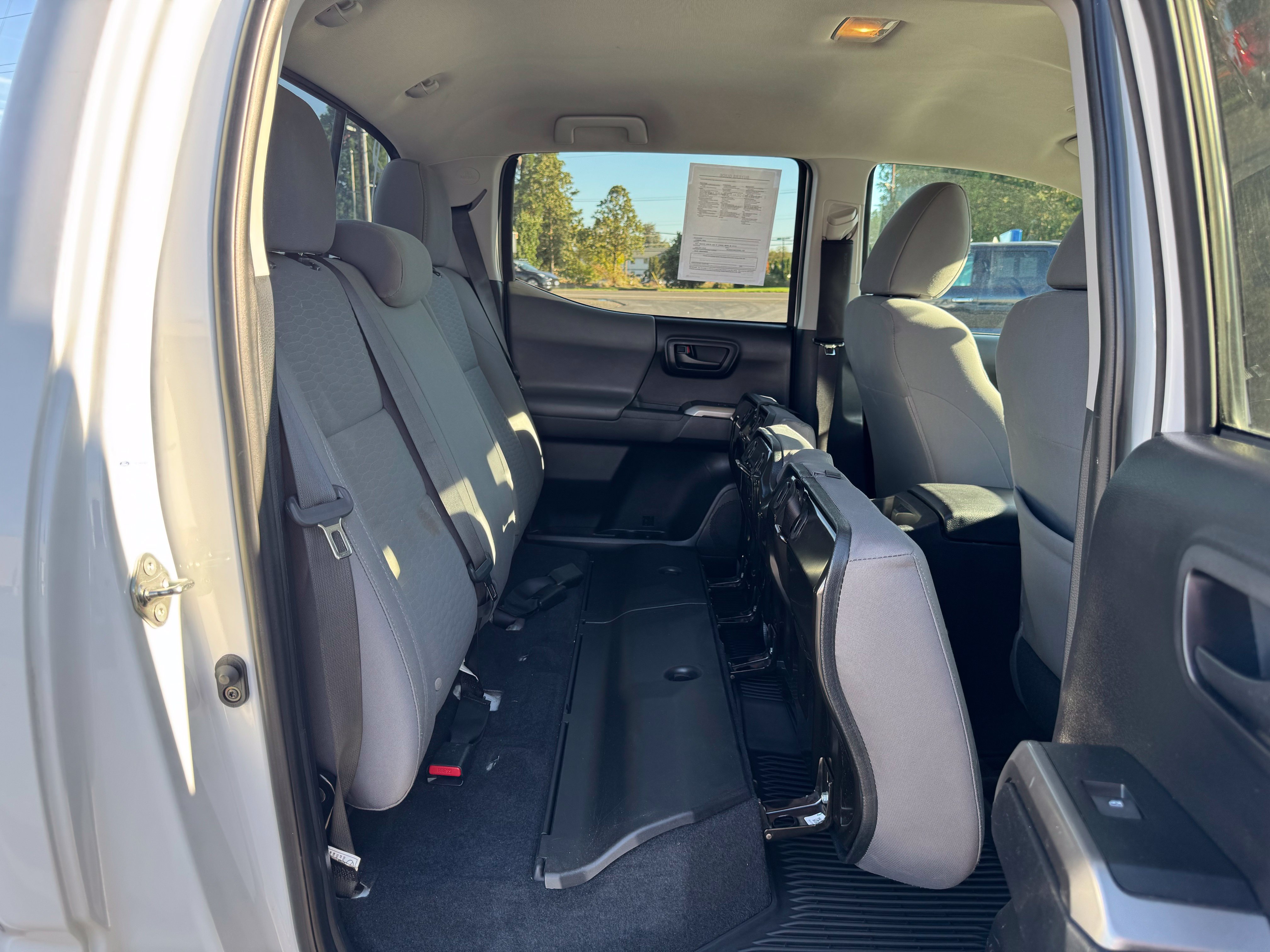 Used 2019 Toyota Tacoma SR5 AWD/4WD image 30