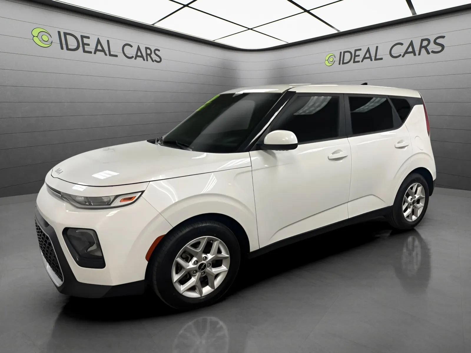 Used 2022 Kia Soul LX w/ Technology Package FWD image 1