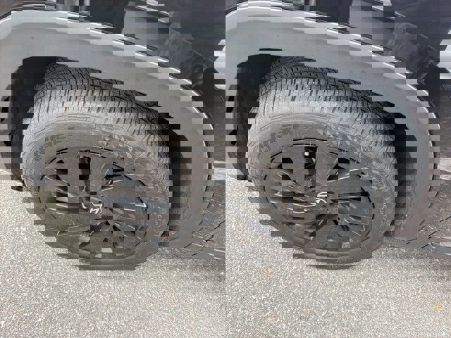 Certified 2024 Volkswagen Atlas SE image 11