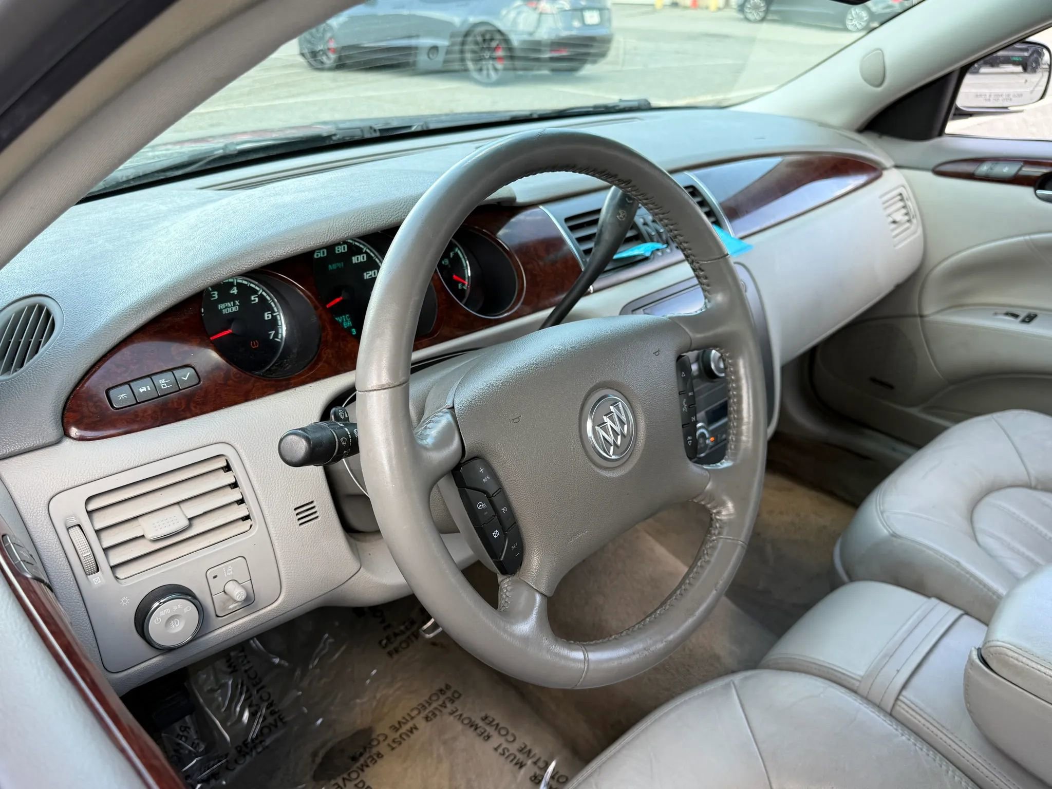 Used 2011 Buick Lucerne CXL FWD image 17