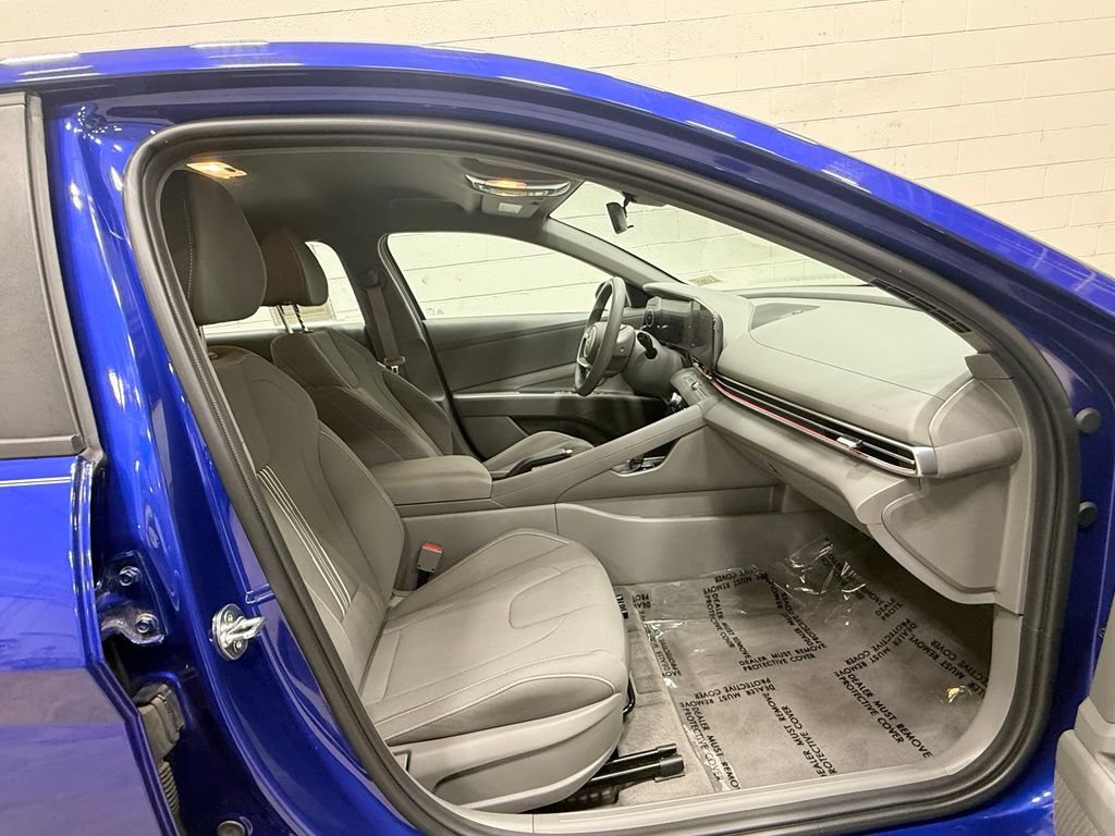 Used 2024 Hyundai Elantra SEL FWD image 33