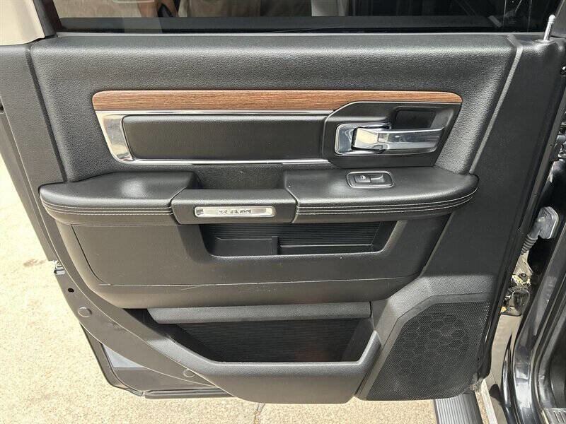 Used 2013 RAM 3500 Laramie w/ Convenience Group image 16