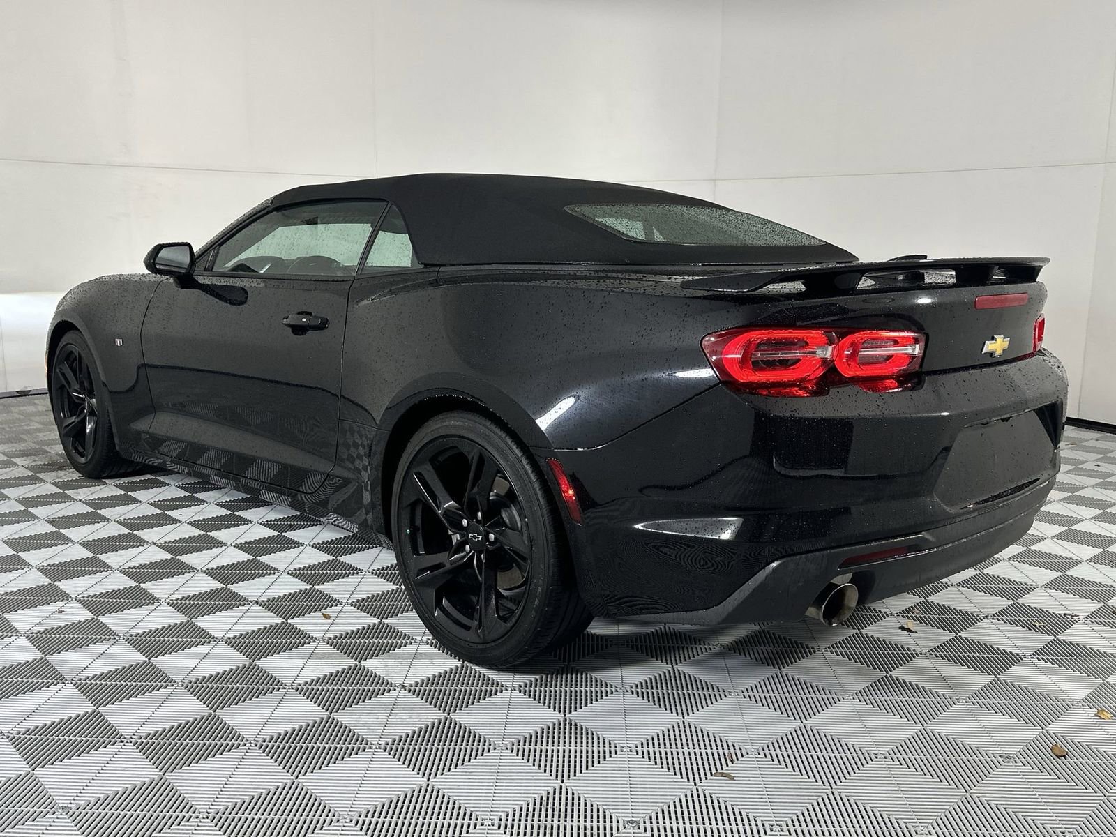 Used 2023 Chevrolet Camaro LT RWD image 6