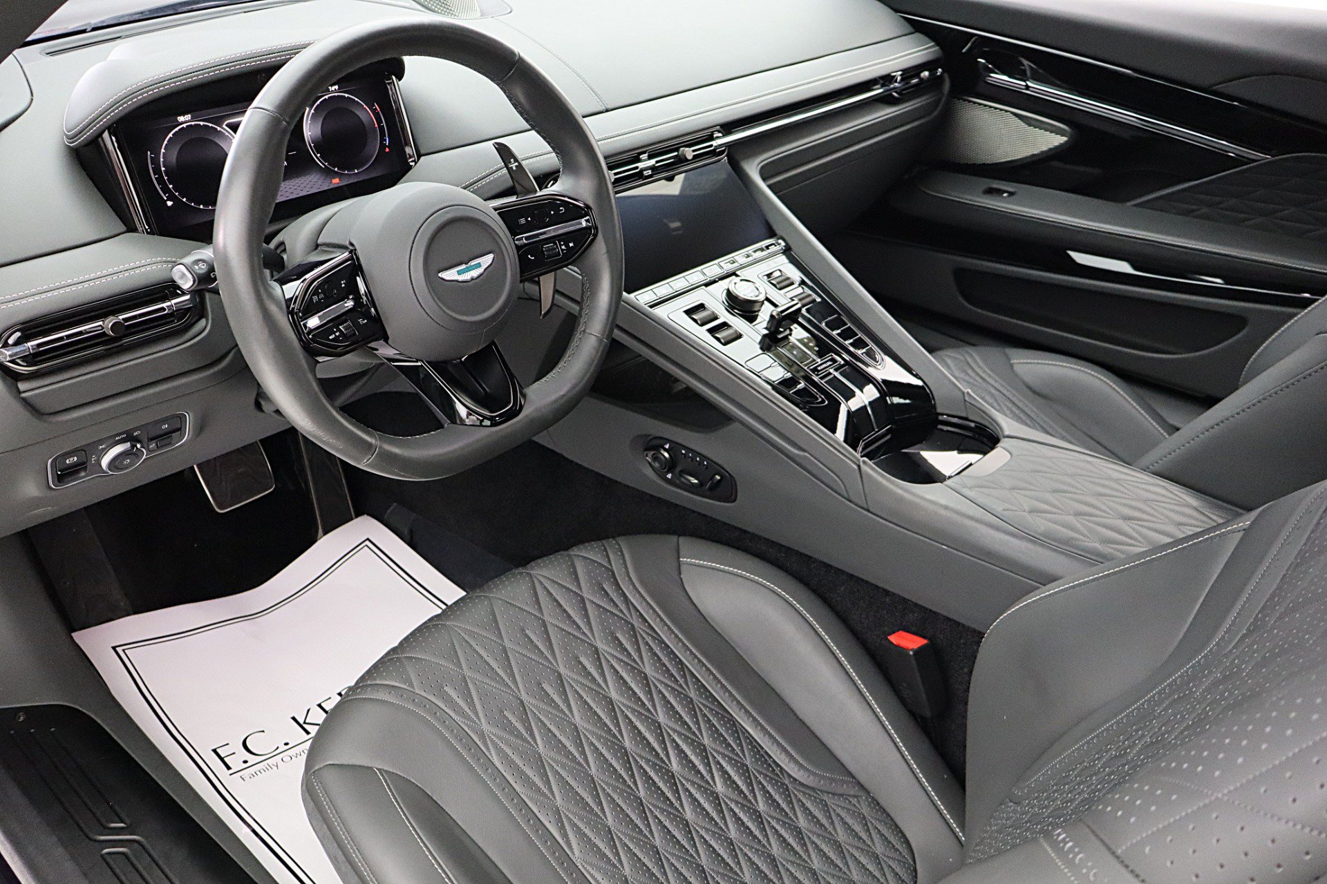 Used 2024 Aston Martin DB12 Coupe RWD image 37