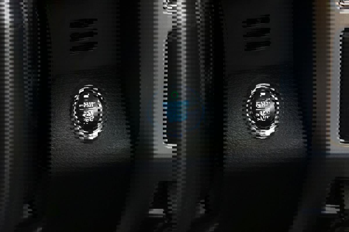 Used 2020 Ford F350 Platinum w/ FX4 Off-Road Package image 21