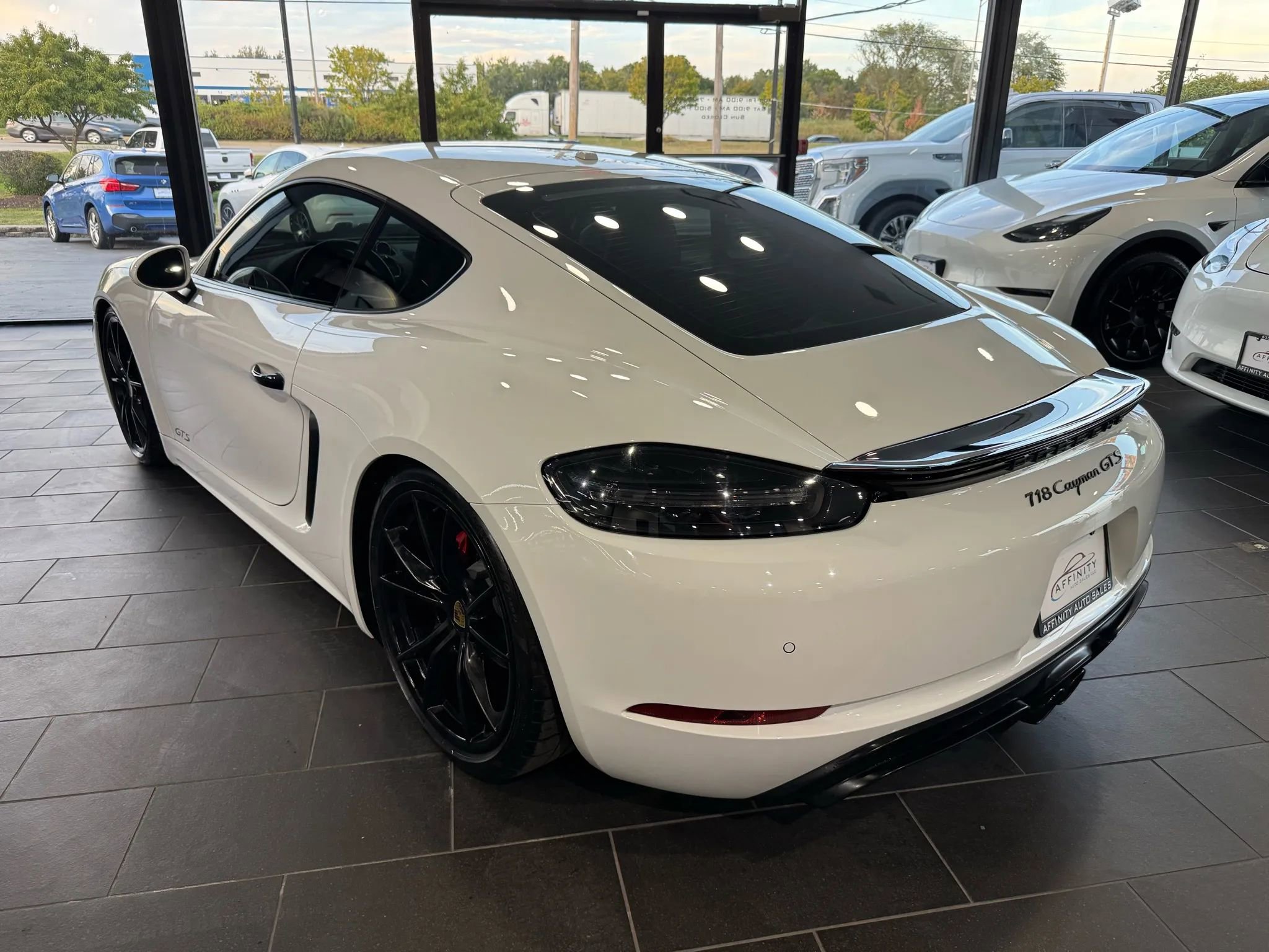 Used 2018 Porsche 718 Cayman GTS image 5