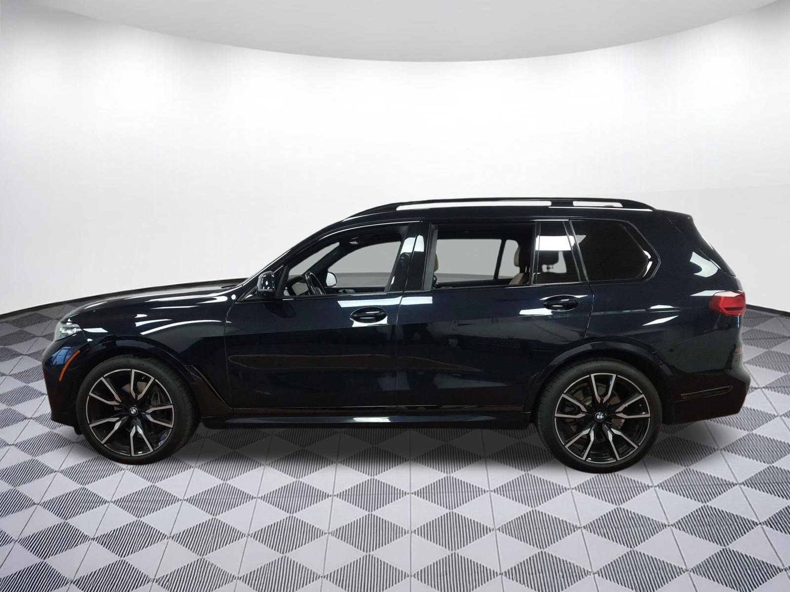 Used 2019 BMW X7 xDrive50i w/ M Sport Package image 2