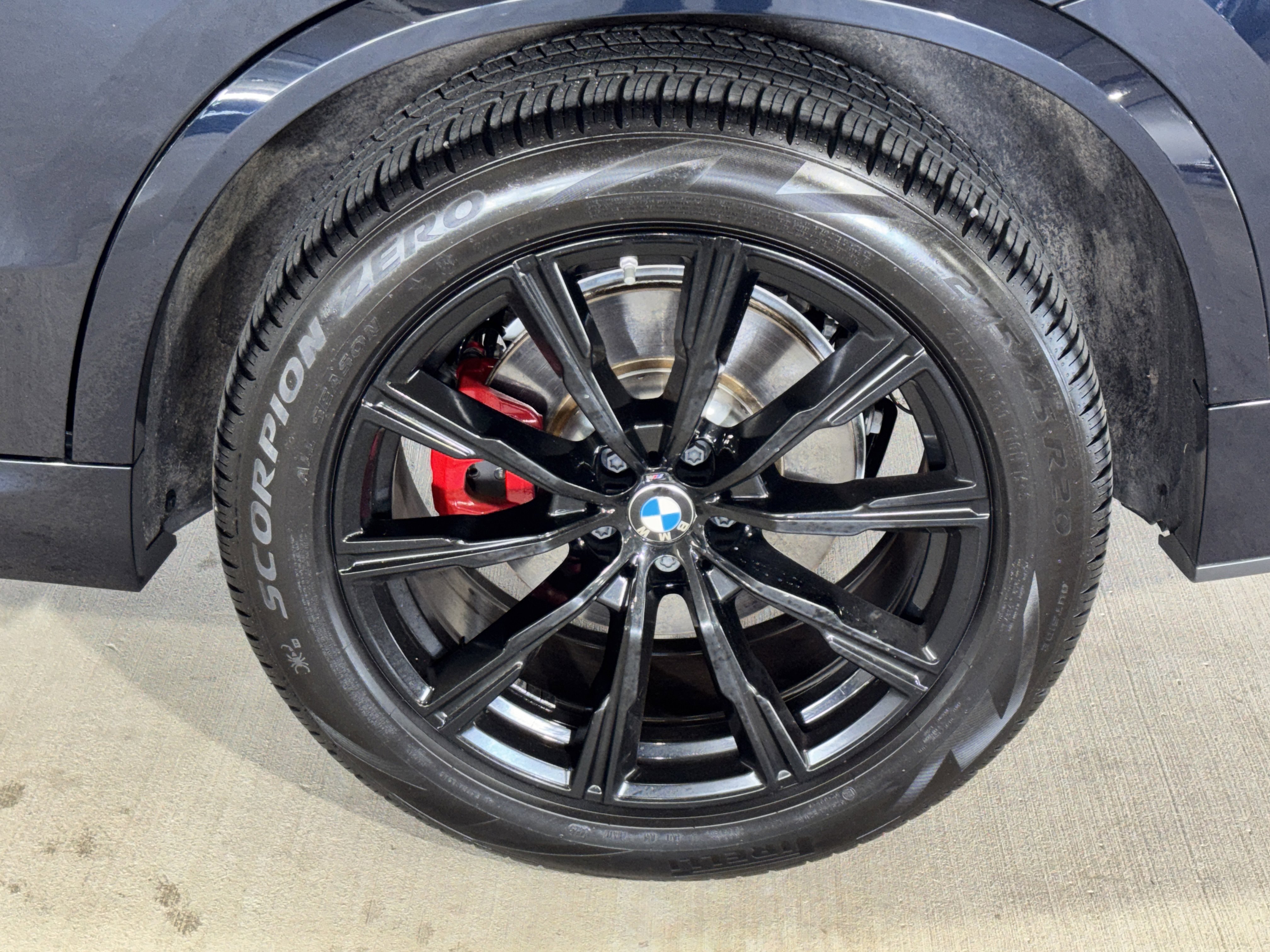 Used 2025 BMW X5 xDrive40i w/ M Sport Package image 36
