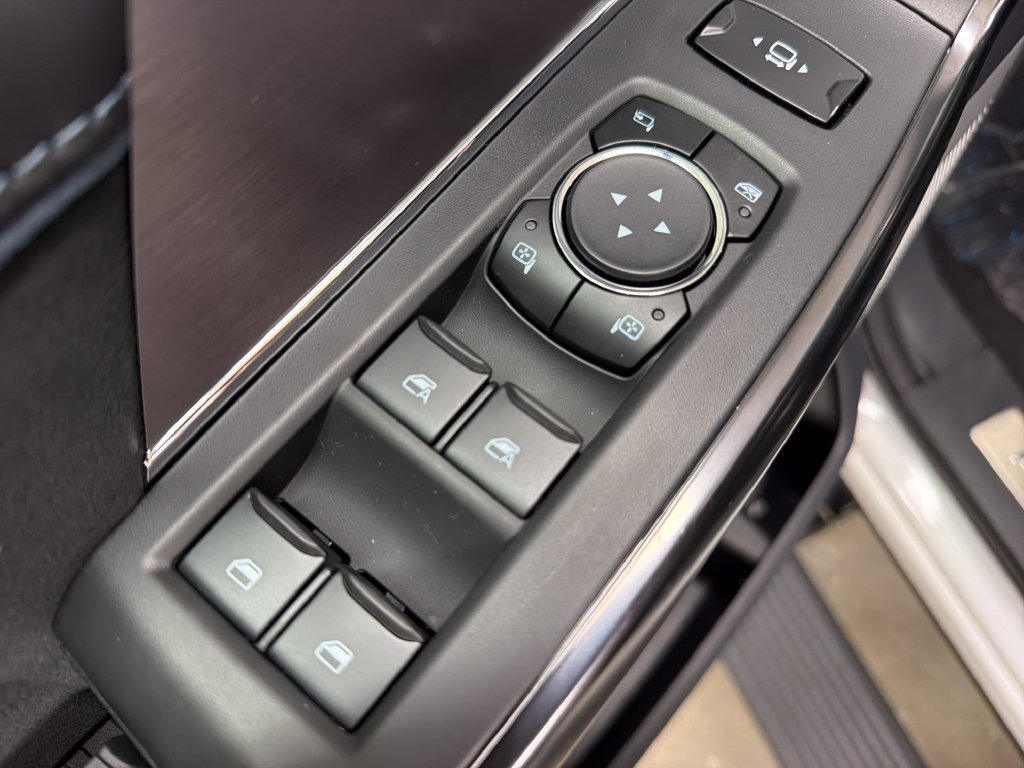 New 2027 Ford F250 Platinum w/ FX4 Off-Road Package AWD/4WD image 16