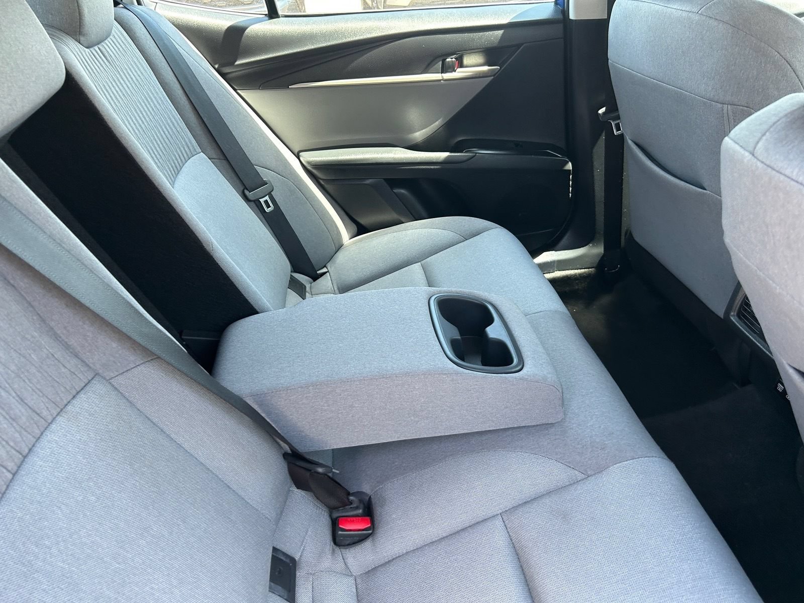Used 2025 Toyota Camry LE w/ Convenience Package FWD image 15