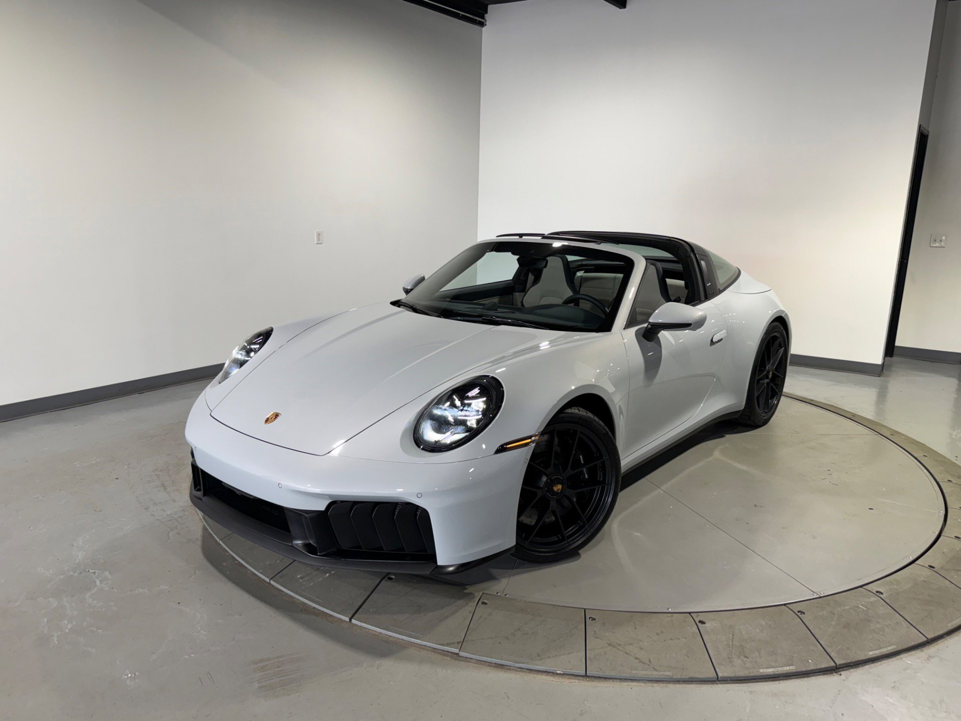 Used 2026 Porsche 911 Targa 4 GTS AWD/4WD image 8