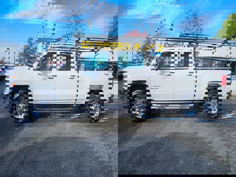 Used 2015 Chevrolet Silverado 3500 W/T image 2