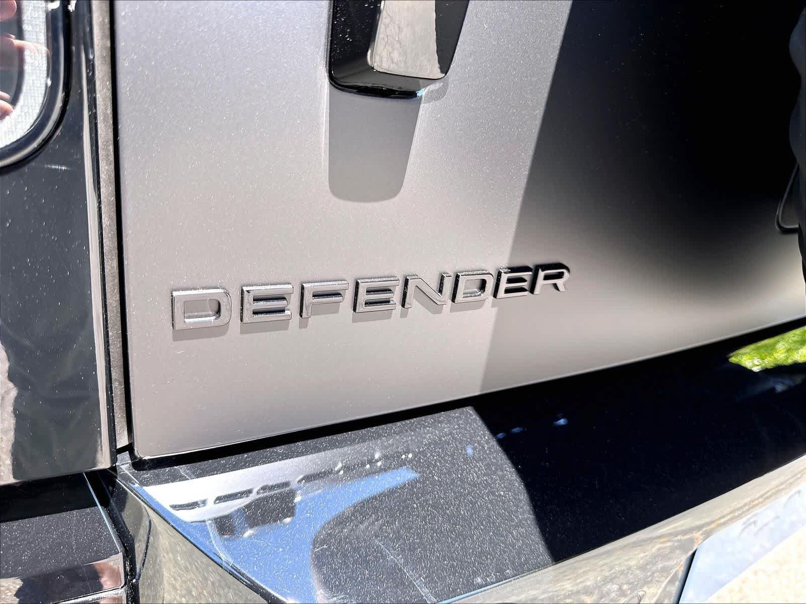 New 2026 Land Rover Defender 130 X-Dynamic SE AWD/4WD image 25