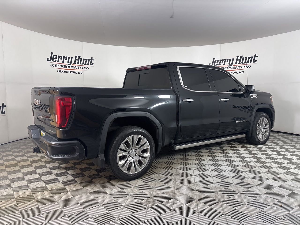 Used 2021 GMC Sierra 1500 Denali w/ Denali Ultimate Package AWD/4WD image 4