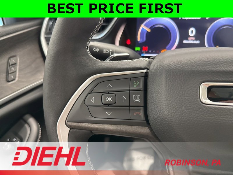 New 2025 Jeep Grand Cherokee Limited w/ Black Appearance Package image 27