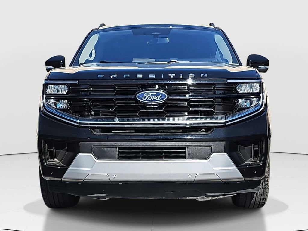 Used 2025 Ford Expedition Max Platinum w/ Driver's Package AWD/4WD image 2