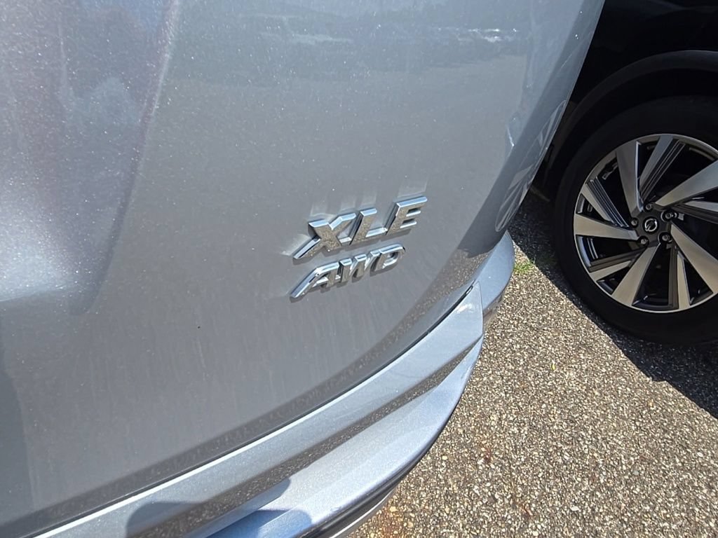 Used 2018 Toyota RAV4 XLE w/ Plus Extra Value Package AWD/4WD image 28