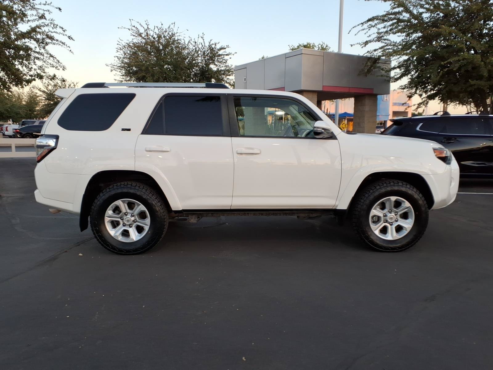 Used 2020 Toyota 4Runner SR5 Premium w/ Moonroof Package AWD/4WD image 3