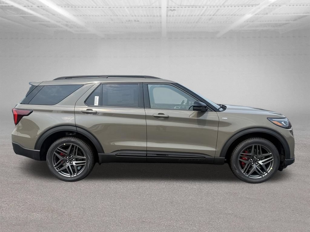 New 2026 Ford Explorer ST-Line AWD/4WD image 2