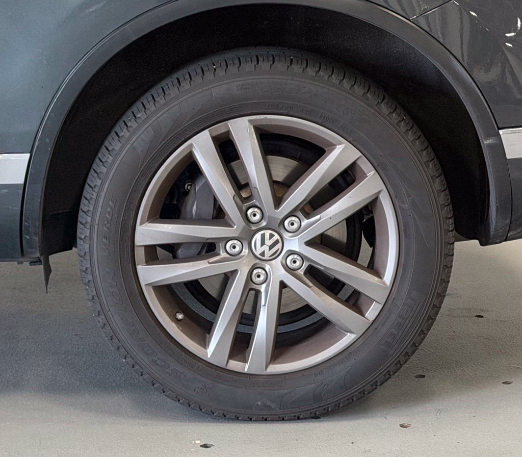 Used 2016 Volkswagen Touareg VR6 AWD/4WD image 8