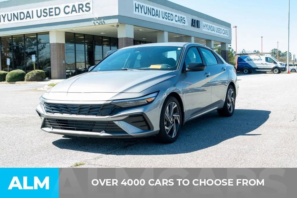 Certified 2025 Hyundai Elantra Sport FWD image 2