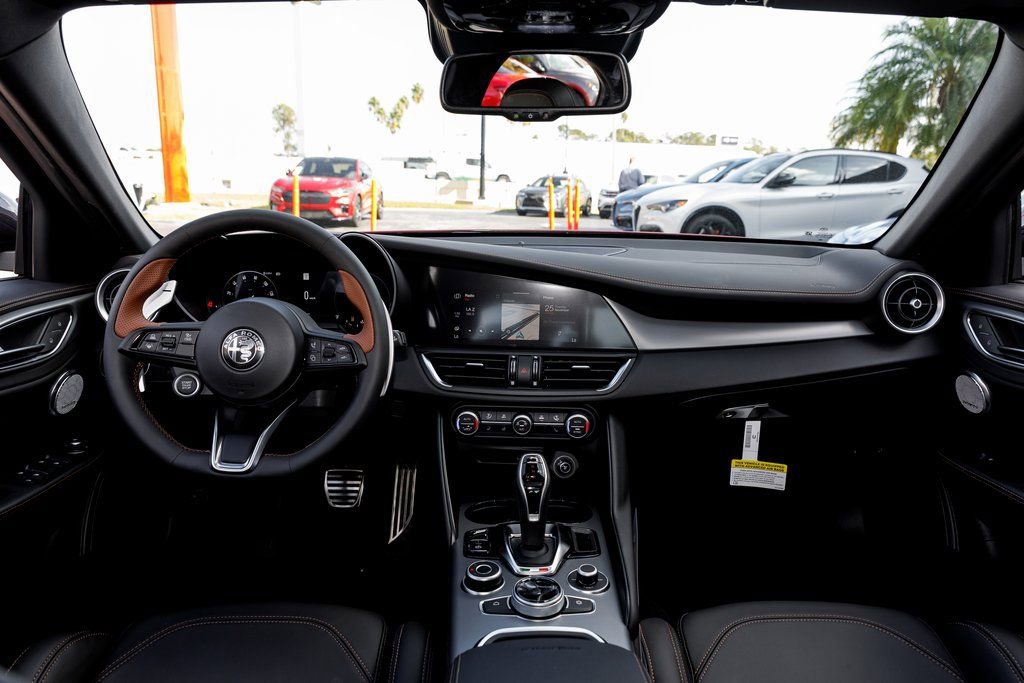 New 2025 Alfa Romeo Giulia AWD w/ Driving Assist Package image 34