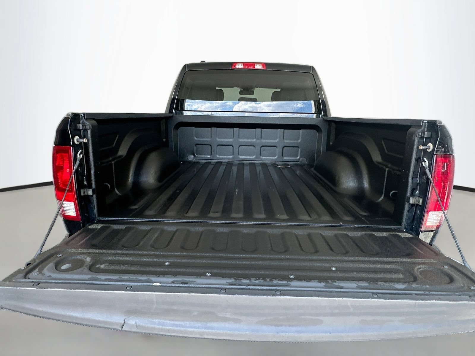 Used 2014 RAM 1500 Express RWD image 23