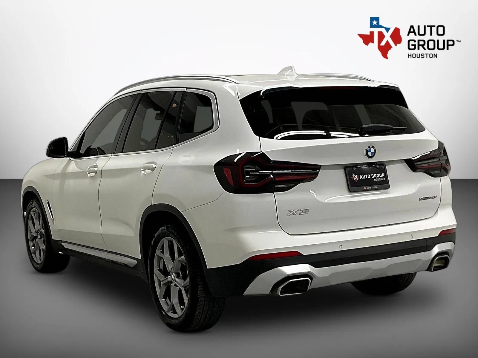 Used 2022 BMW X3 sDrive30i w/ Convenience Package RWD image 3