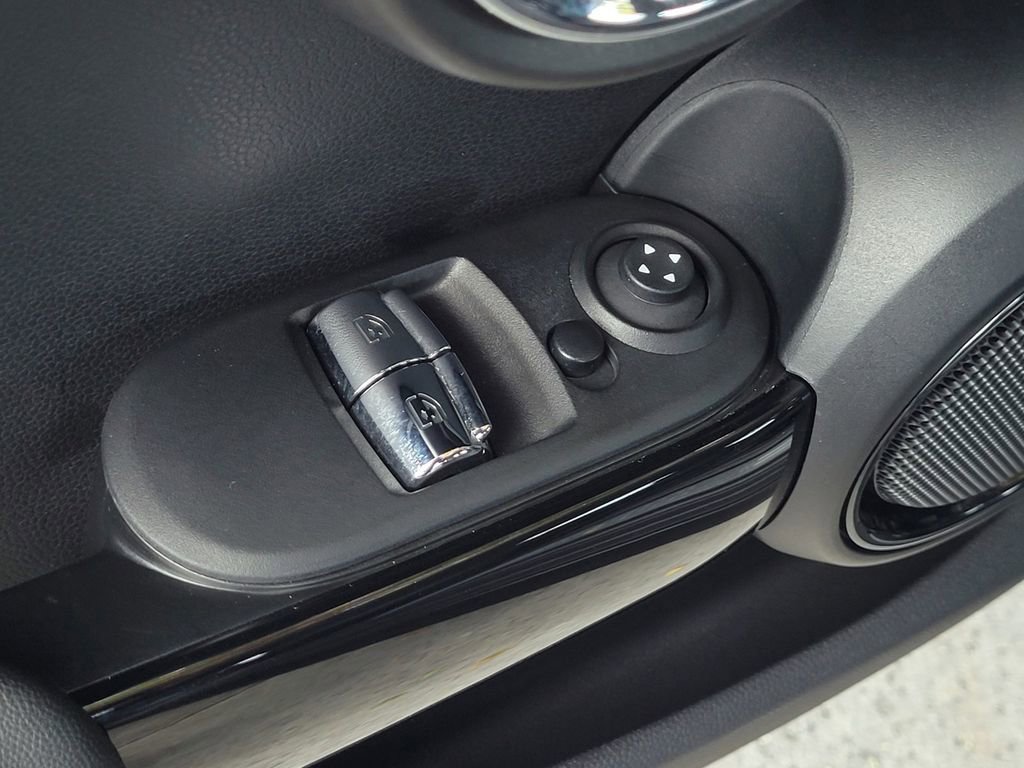 Used 2023 MINI Cooper SE image 13