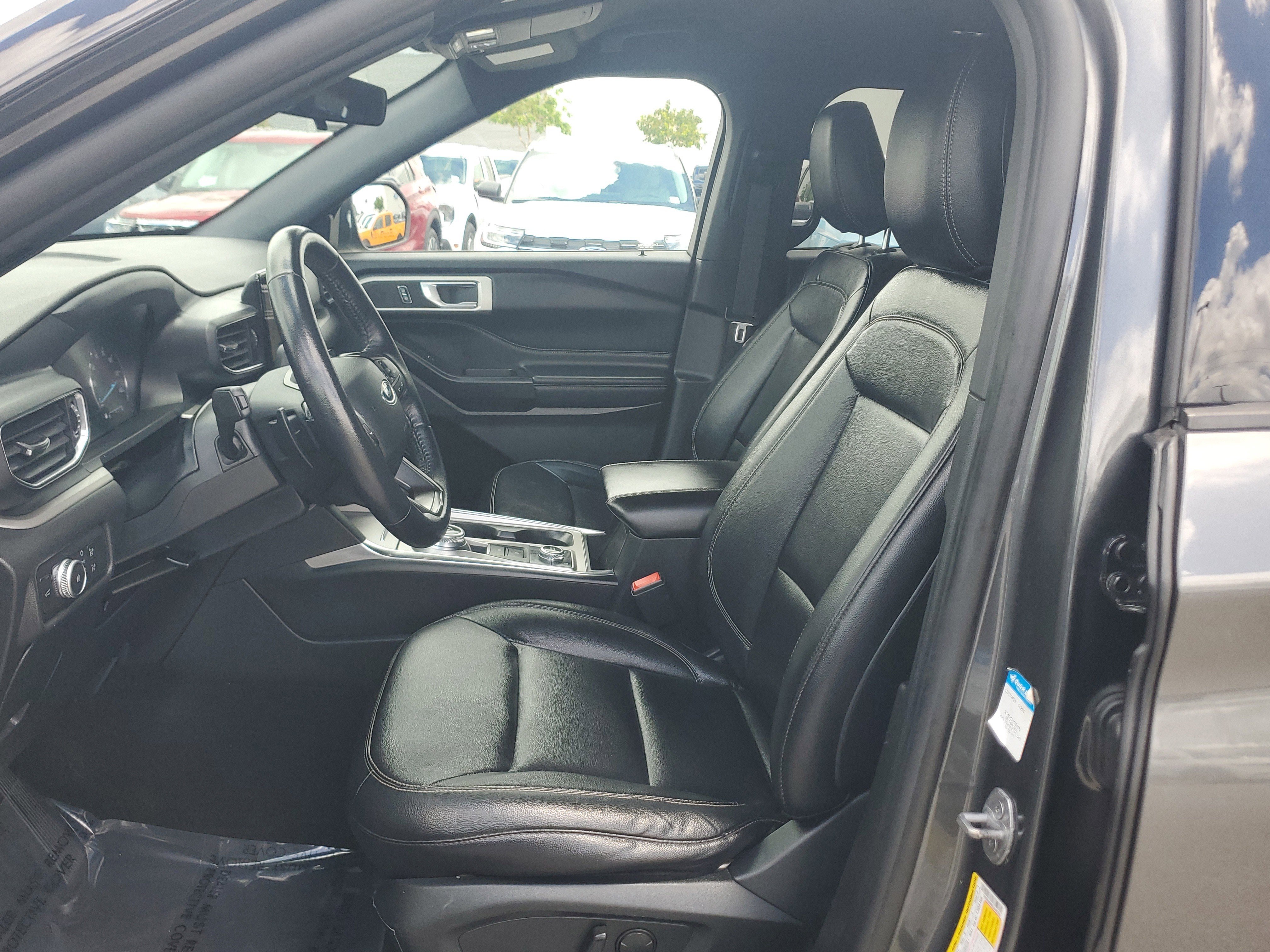 Used 2020 Ford Explorer XLT w/ Equipment Group 202A image 19