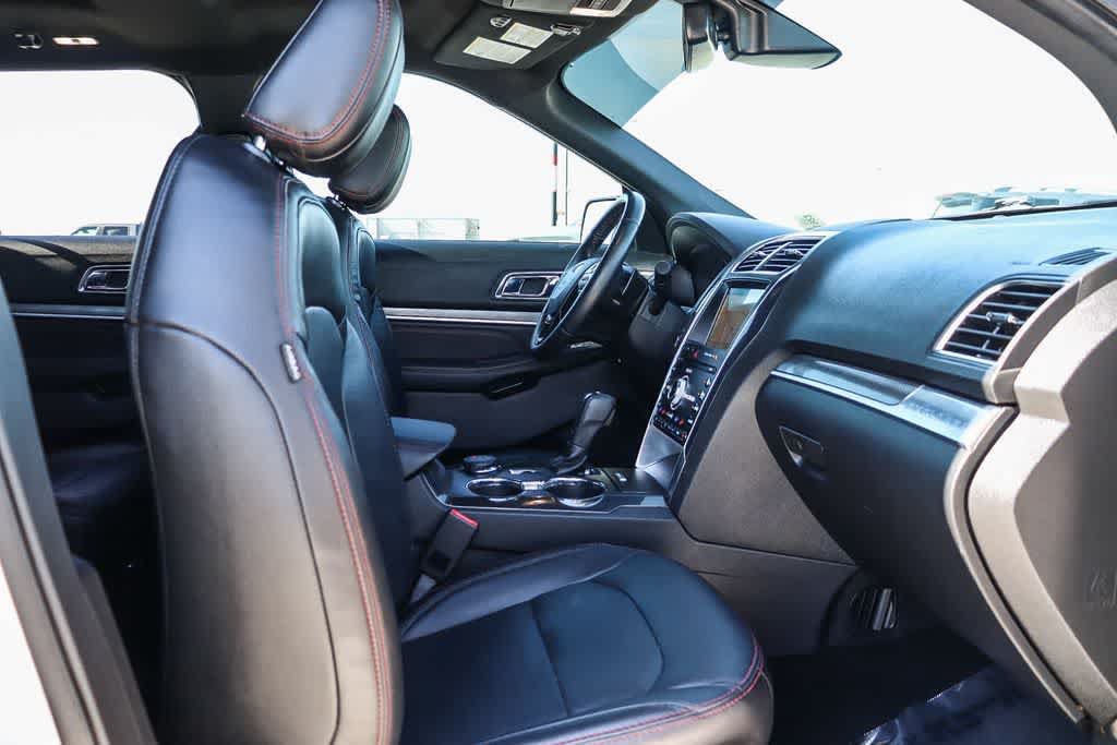 Used 2019 Ford Explorer Sport w/ Equipment Group 401A AWD/4WD image 17