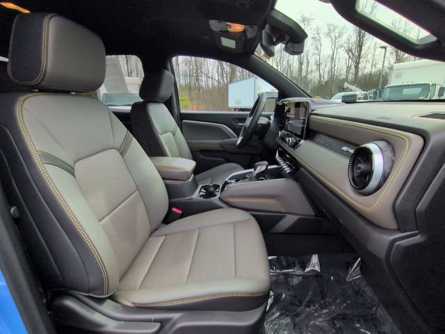 Certified 2025 Chevrolet Colorado ZR2 w/ Technology Package AWD/4WD image 28