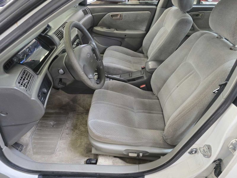 Used 2001 Toyota Camry LE FWD image 6