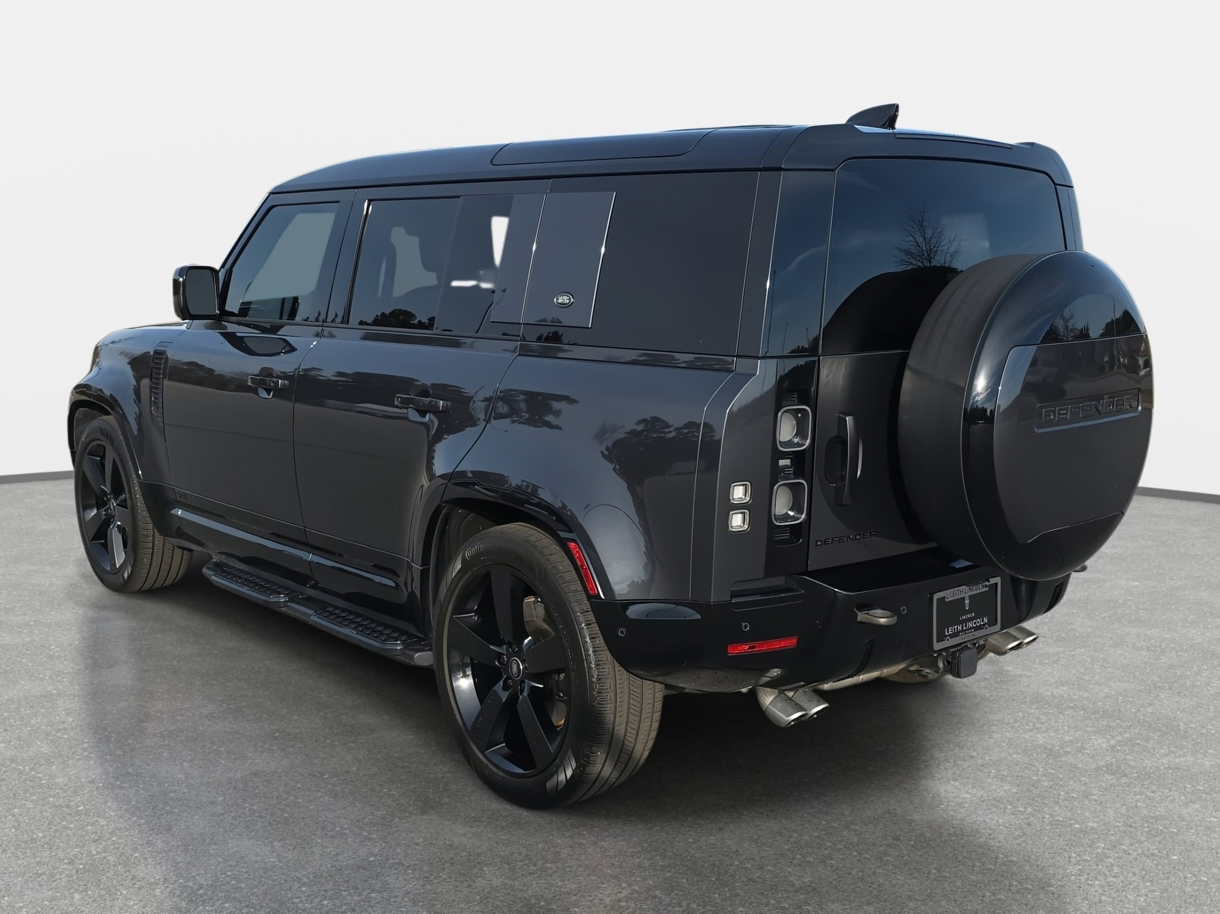 Used 2023 Land Rover Defender 110 V8 image 7